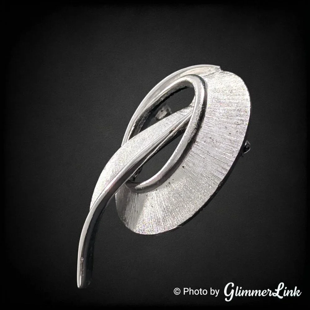 Vintage 60s Crown Trifari Modernist Ribbon Swirl Silver Tone Brooch